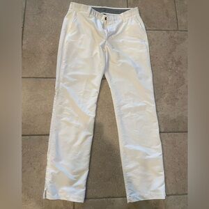 Under Armour men’s golf pants. White 34/32